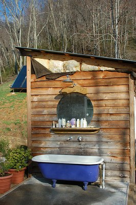 love-that-outdoor-shower.jpg